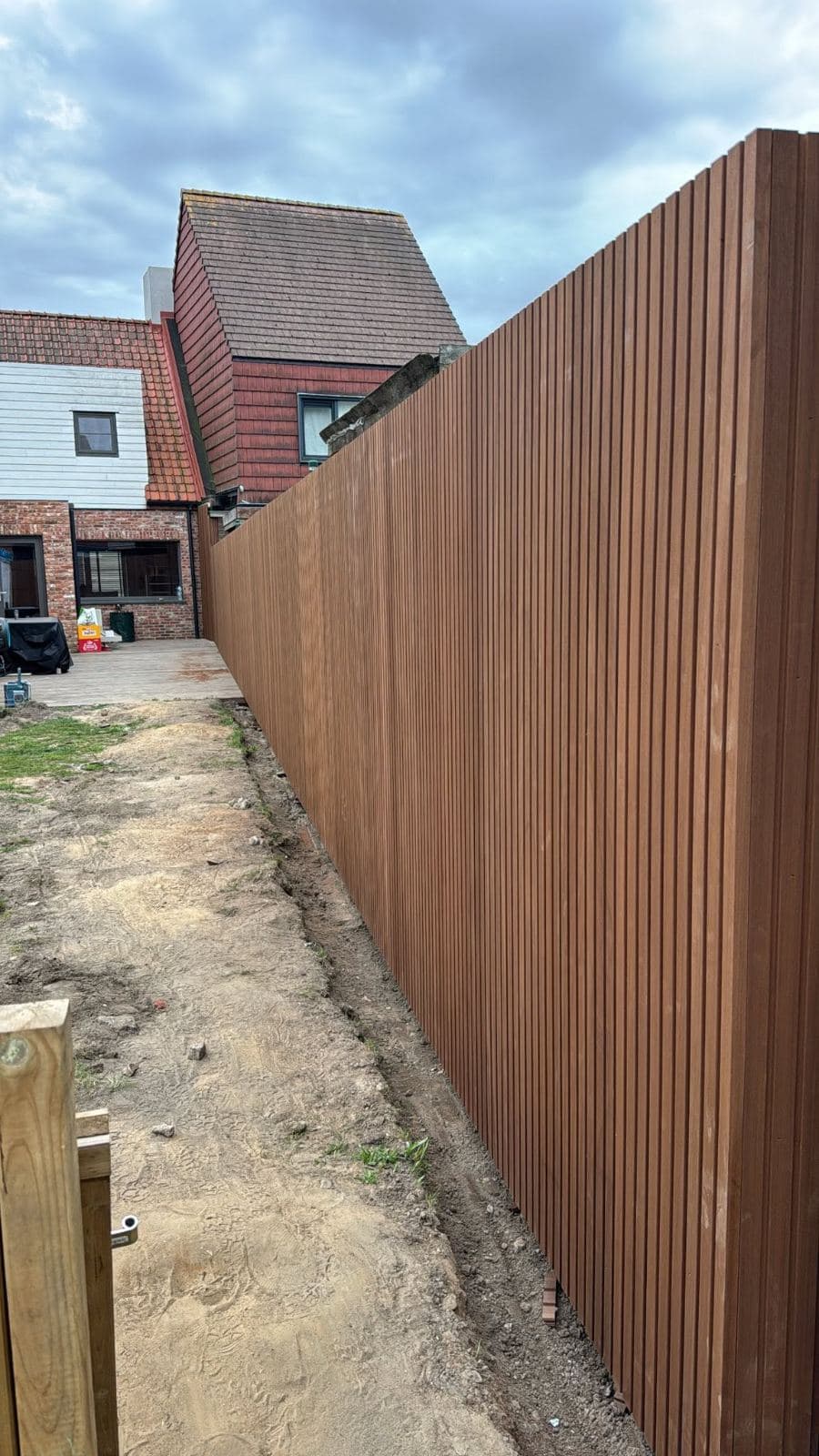 Tuinafsluiting, realisatie van Tuinen Haemers in de regio Kortrijk